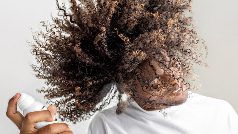 Men’s Curly Hair Tips: The Ultimate Guide to Washing &amp; Styling