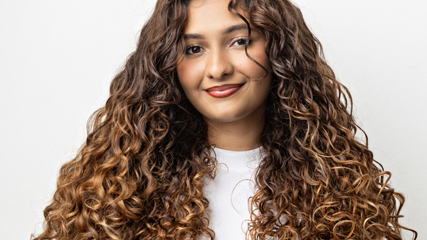 How to Refresh Curls in Winter: Defy the Dreaded Frizz!